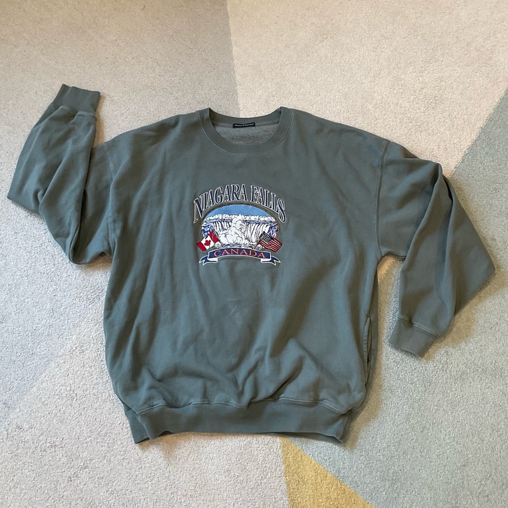 Brandy Melville Niagara Falls Crewneck